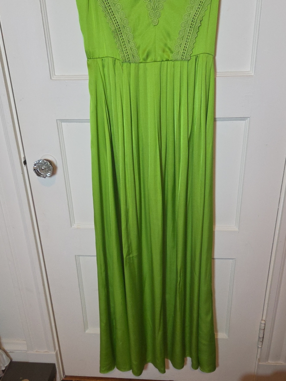 DIANE VON FURSTENBERG Margot Pleated Satin Maxi Dress In Chartreuse Size 6 - Picture 7 of 16